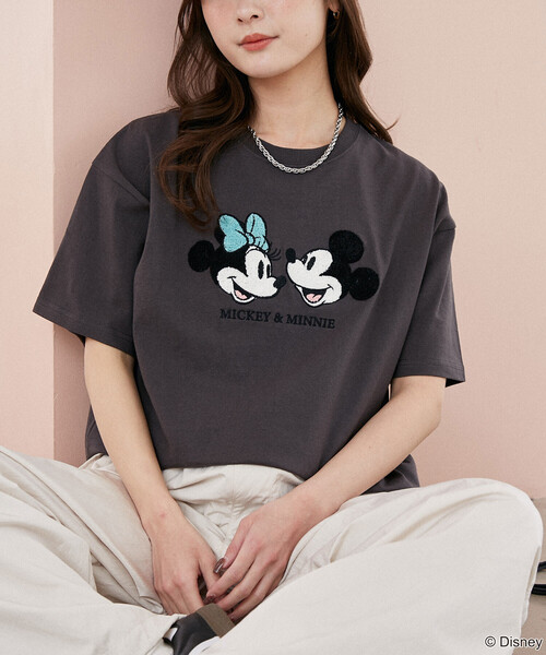 PUBLUX（パブリュクス）の「PUBLUX/パブリュクス Mickey Mouse & Minnie Mouse/ミッキーマウス & ミニーマウス/ 相良刺繍 Tシャツ　限定展開（Tシャツ/カットソー・レディース・オフホワイト/チャコールグレー/ライトグレー・ﾌﾘ-）」の13枚目の写真