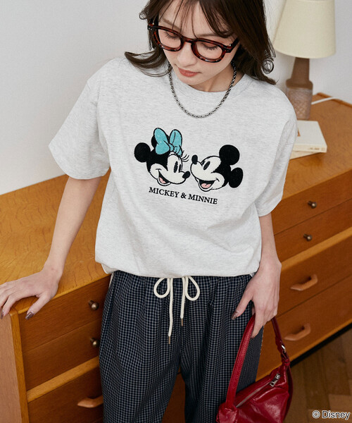 PUBLUX（パブリュクス）の「PUBLUX/パブリュクス Mickey Mouse & Minnie Mouse/ミッキーマウス & ミニーマウス/ 相良刺繍 Tシャツ　限定展開（Tシャツ/カットソー・レディース・オフホワイト/チャコールグレー/ライトグレー・ﾌﾘ-）」の22枚目の写真