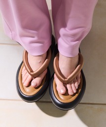 トングパフサンダル