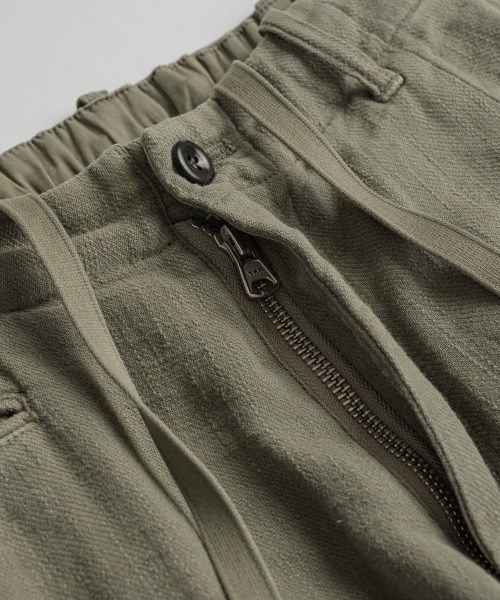 BEHEAVYER（ビヘイビアー）の「DYED SLUB R/C EASY TROUSERS khaki（その他パンツ・メンズ・その他・2/3/4）」の6枚目の写真