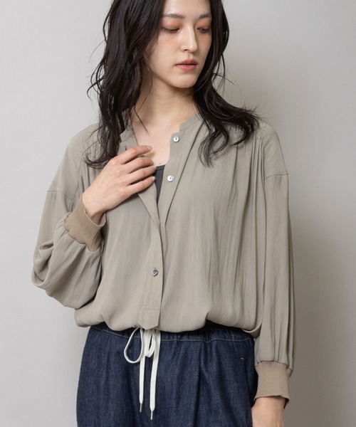 Munich(ミューニック)の「エアーフローデシン×リブカフスブラウス(シャツ/ブラウス・レディース・ブラック/グレイッシュベージュ/アイボリー・FREE)」の16枚目の写真