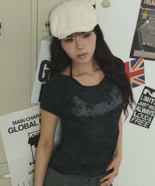 dispark(ディスパーク)の「DISPARK/【26春夏新作】グラフィックオフショルレースSSトップ(Tシャツ/カットソー・レディース・グレー/ブラック・FREE)」の2枚目の写真