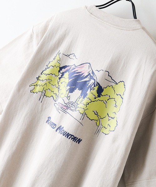 ragged mountain(ラギットマウンテン)の「【RAGGED MOUNTAIN/ラギットマウンテン】【背中で見せるバックプリント】BETHEL/べテル オーバーサイズT グラフィックTシャツ ルーズシルエット バックプリント アウトドア キャンプ(Tシャツ/カットソー・メンズ・ホワイト/ブラック/ベージュ/カーキ・MEDIUM/LARGE/X-LARGE)」の3枚目の写真