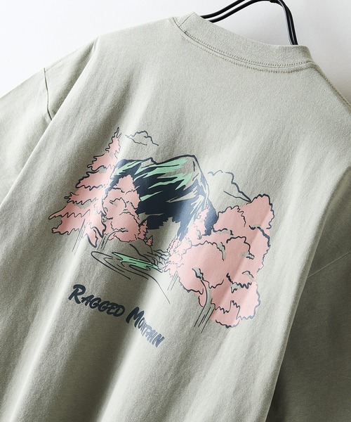 ragged mountain(ラギットマウンテン)の「【RAGGED MOUNTAIN/ラギットマウンテン】【背中で見せるバックプリント】BETHEL/べテル オーバーサイズT グラフィックTシャツ ルーズシルエット バックプリント アウトドア キャンプ(Tシャツ/カットソー・メンズ・ホワイト/ブラック/ベージュ/カーキ・MEDIUM/LARGE/X-LARGE)」の4枚目の写真