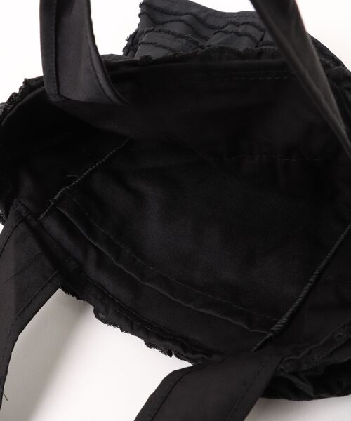 VIBGYOR(ヴィブジョー)の「Liaa/レース フリル ミニバッグ A18795(トートバッグ・レディース・ホワイト/ブラック・FREE)」の6枚目の写真