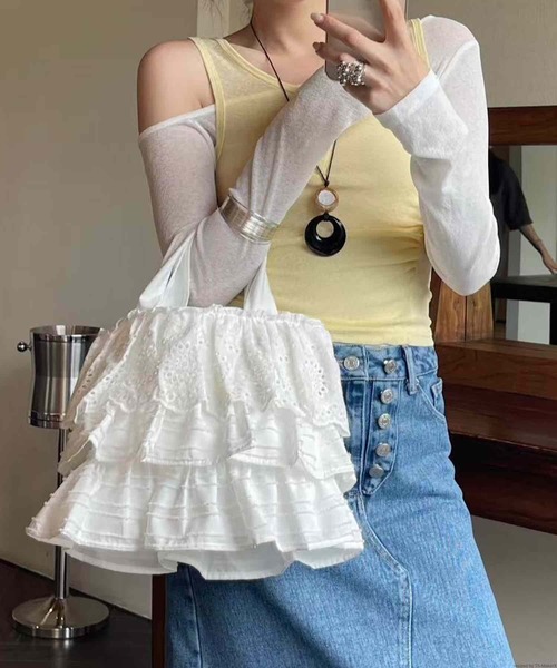VIBGYOR(ヴィブジョー)の「Liaa/レース フリル ミニバッグ A18795(トートバッグ・レディース・ホワイト/ブラック・FREE)」の3枚目の写真