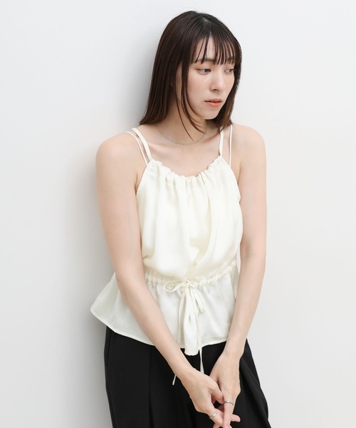 select MOCA(セレクトモカ)の「ウエストドロストサテンギャザーキャミ(キャミソール・レディース・オフホワイト/ブラック/カーキ・FREE)」の1枚目の写真
