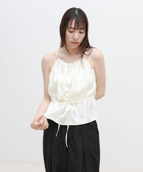select MOCA(セレクトモカ)の「ウエストドロストサテンギャザーキャミ(キャミソール・レディース・オフホワイト/ブラック/カーキ・FREE)」の5枚目の写真
