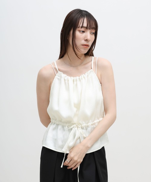 select MOCA(セレクトモカ)の「ウエストドロストサテンギャザーキャミ(キャミソール・レディース・オフホワイト/ブラック/カーキ・FREE)」の4枚目の写真