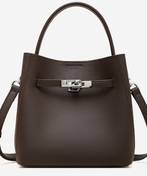NiiNa(ニーナ)の「【 NiiNa / ニーナ 】高品質牛革2WAYミニバケットショルダーバッグ(ショルダーバッグ・レディース・ブラウン/ダークブラウン/ブラック/グレイッシュベージュ・FREE)」の14枚目の写真