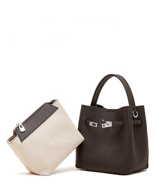 NiiNa(ニーナ)の「【 NiiNa / ニーナ 】高品質牛革2WAYミニバケットショルダーバッグ(ショルダーバッグ・レディース・ブラウン/ダークブラウン/ブラック/グレイッシュベージュ・FREE)」の19枚目の写真