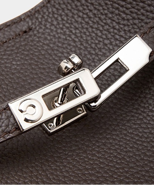 NiiNa(ニーナ)の「【 NiiNa / ニーナ 】高品質牛革2WAYミニバケットショルダーバッグ(ショルダーバッグ・レディース・ブラウン/ダークブラウン/ブラック/グレイッシュベージュ・FREE)」の21枚目の写真