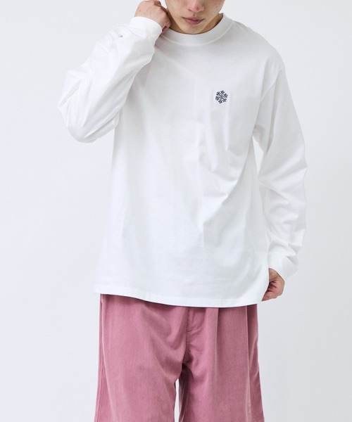 le cercle ADAM ET ROPE'(ルセルクルアダムエロペ)の「GreenlandグラフィックロングスリーブTシャツ(Tシャツ/カットソー・メンズ・オフホワイト/ブラック・L/LL/M)」の2枚目の写真