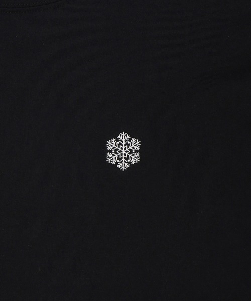 le cercle ADAM ET ROPE'(ルセルクルアダムエロペ)の「GreenlandグラフィックロングスリーブTシャツ(Tシャツ/カットソー・メンズ・オフホワイト/ブラック・L/LL/M)」の18枚目の写真