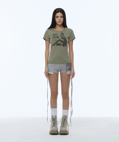 GILAARCHIVE（ギラアーカイブ）の「DANGER GIRL CROP T-SHIRTS_KHAKI（Tシャツ/カットソー・レディース・その他・FREE）」の3枚目の写真