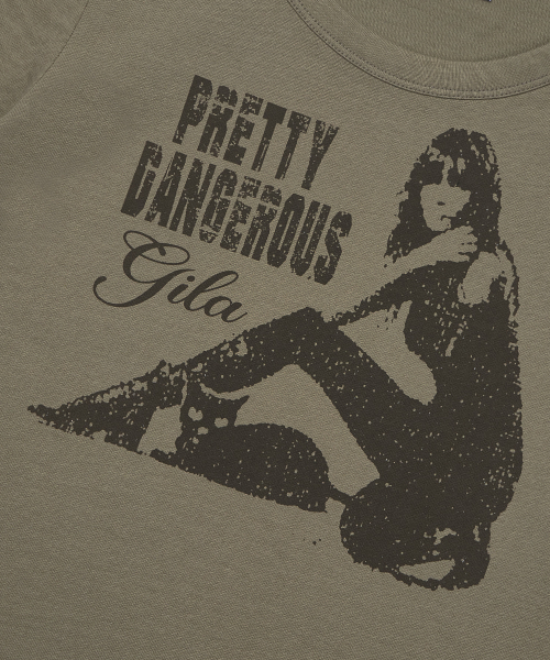 GILAARCHIVE（ギラアーカイブ）の「DANGER GIRL CROP T-SHIRTS_KHAKI（Tシャツ/カットソー・レディース・その他・FREE）」の5枚目の写真