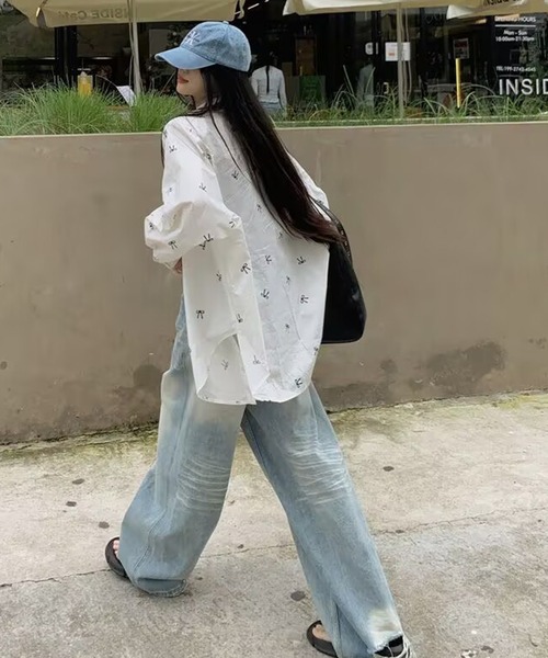 Nia（ニア）の「Nia(ニア)/リボン柄BIGシルエットシャツ（シャツ/ブラウス・レディース・ピンク/ブルー/ホワイト・MEDIUM/SMALL）」の6枚目の写真
