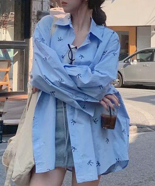 Nia（ニア）の「Nia(ニア)/リボン柄BIGシルエットシャツ（シャツ/ブラウス・レディース・ピンク/ブルー/ホワイト・MEDIUM/SMALL）」の10枚目の写真