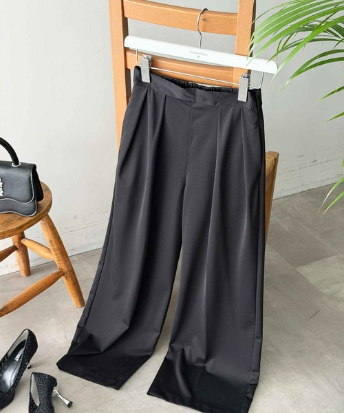 PICCIN PERLA(ピッチンペルラ)の「【セットアップ可能】ツータックワイドパンツ(その他パンツ・レディース・ブラック・M/S)」の1枚目の写真