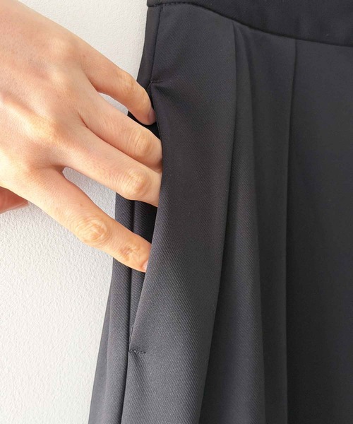 PICCIN PERLA(ピッチンペルラ)の「【セットアップ可能】ツータックワイドパンツ(その他パンツ・レディース・ブラック・M/S)」の4枚目の写真