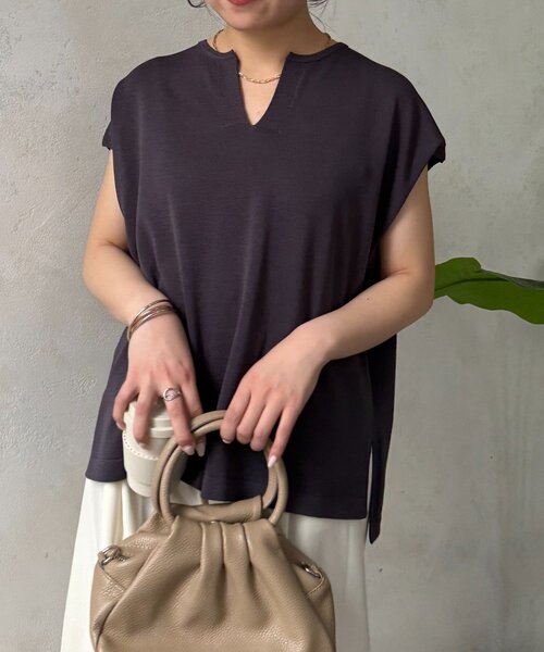 Jena espace merveilleux（ジェナ　エスパスメルヴェイユ）の「キーネックフレンチニット（ニット/セーター・レディース・チャコールグレー/サックスブルー/アイボリー・FREE）」の4枚目の写真