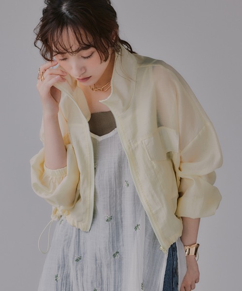 210nouve(トゥージュヌーブ)の「ショート丈 スタンドカラー シアージャケット(ブルゾン・レディース・イエロー/ブルー/ホワイト・FREE)」の16枚目の写真