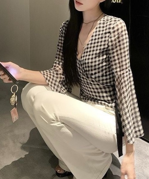NoBelle（ノベル）の「チェック柄　シアーVネックフリル袖ブラウス（シャツ/ブラウス・レディース・ブラック・M/S）」の12枚目の写真