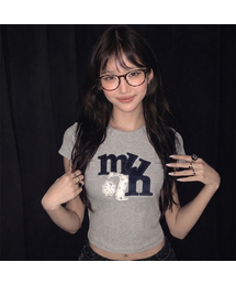 muahmuah（ムーアムーア）の「Aフラワーアップリケパッチ半袖Tシャツ [4色]（Tシャツ/カットソー）」