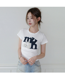 muahmuah（ムーアムーア）の「Aフラワーアップリケパッチ半袖Tシャツ [4色]（Tシャツ/カットソー）」