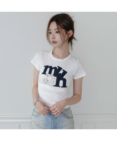 muahmuah（ムーアムーア）の「Aフラワーアップリケパッチ半袖Tシャツ [4色]（Tシャツ/カットソー・レディース・ホワイト/グレー/ピンク/ブラック・FREE）」の2枚目の写真