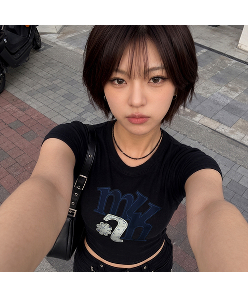muahmuah（ムーアムーア）の「Aフラワーアップリケパッチ半袖Tシャツ [4色]（Tシャツ/カットソー・レディース・ホワイト/グレー/ピンク/ブラック・FREE）」の3枚目の写真