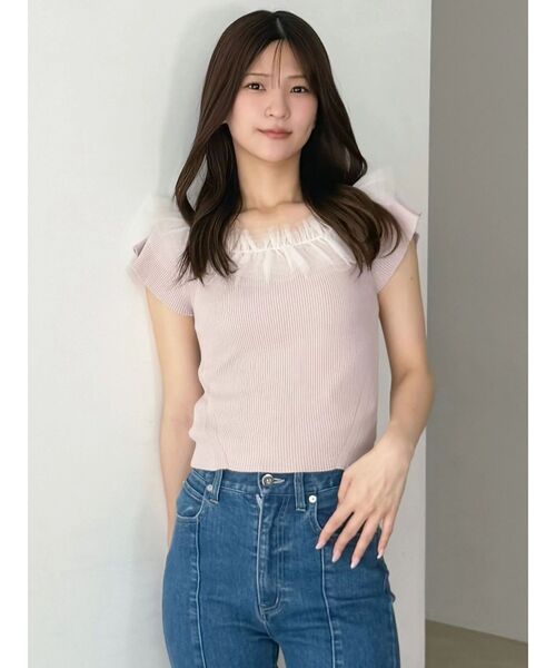 MERCURYDUO(マーキュリーデュオ)の「オフショル2WAYチュールフリルニット(ニット/セーター・レディース・ベージュ/ブラック/オフホワイト・FREE)」の6枚目の写真