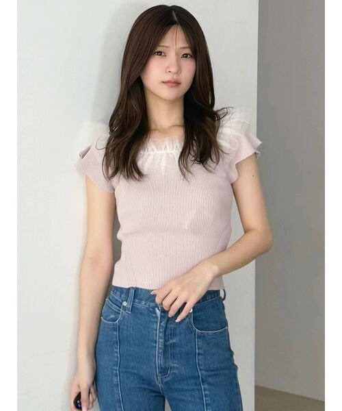 MERCURYDUO(マーキュリーデュオ)の「オフショル2WAYチュールフリルニット(ニット/セーター・レディース・ベージュ/ブラック/オフホワイト・FREE)」の7枚目の写真