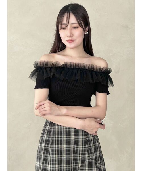 MERCURYDUO(マーキュリーデュオ)の「オフショル2WAYチュールフリルニット(ニット/セーター・レディース・ベージュ/ブラック/オフホワイト・FREE)」の10枚目の写真
