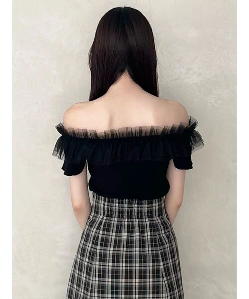 MERCURYDUO(マーキュリーデュオ)の「オフショル2WAYチュールフリルニット(ニット/セーター・レディース・ベージュ/ブラック/オフホワイト・FREE)」の13枚目の写真