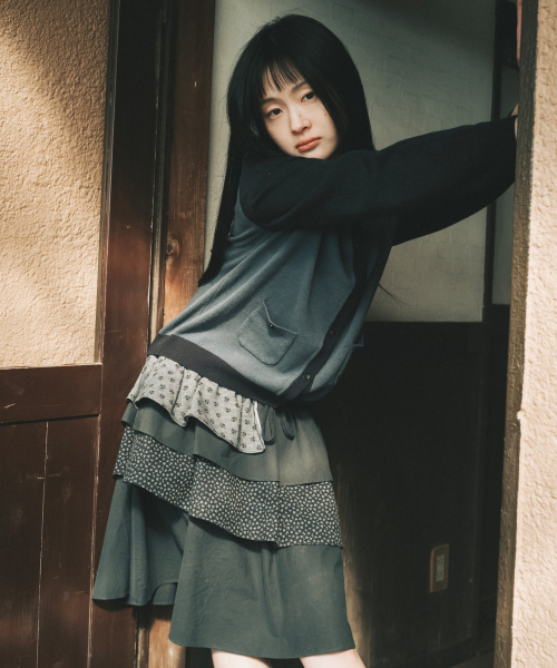 OHESHIO(オヘシオ)の「STAR TWO TONE BUTTON CARDIGAN, BLUE(カーディガン/ボレロ・レディース・その他・FREE)」の6枚目の写真