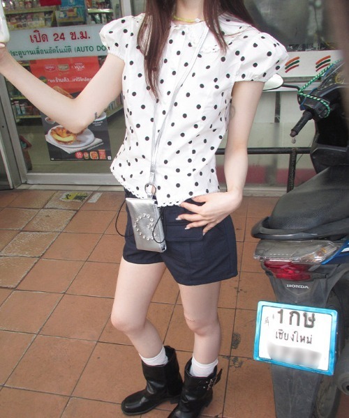 gossip!ロサンゼルス(ゴシップロサンゼルス)の「【Y2Kガーリー】 ドット柄レース襟パフスリーブブラウス(Tシャツ/カットソー・レディース・ドット・M)」の8枚目の写真