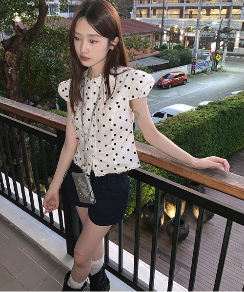 gossip!ロサンゼルス(ゴシップロサンゼルス)の「【Y2Kガーリー】 ドット柄レース襟パフスリーブブラウス(Tシャツ/カットソー・レディース・ドット・M)」の11枚目の写真