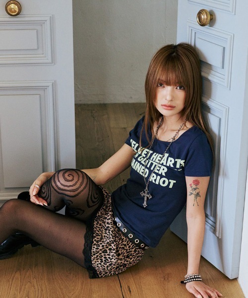 runningHIGH(ランニングハイ)の「A'GEM/9 × .kom 『runningHIGH/ランニングハイ』 LETTERING SLIM H/S TEE/ レタリングスリムTシャツ(Tシャツ/カットソー・レディース・ネイビー/グリーン/ライトグリーン・FREE)」の14枚目の写真