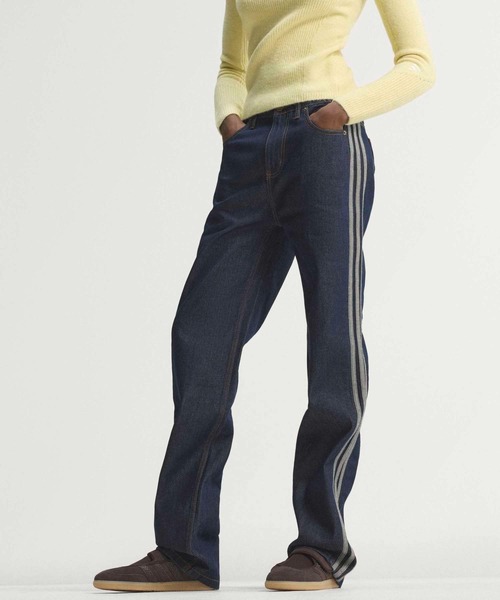 adidas(アディダス)の「FIREBIRD MID RISE STRAIGHT DENIM PANT / アディダスオリジナルス adidas Originals(デニムパンツ・レディース・ブルー・25/30/24/30/31W 30L/30W 30L/29/30/28/30/27/30/26/30/32W 30L/33W 30L)」の1枚目の写真