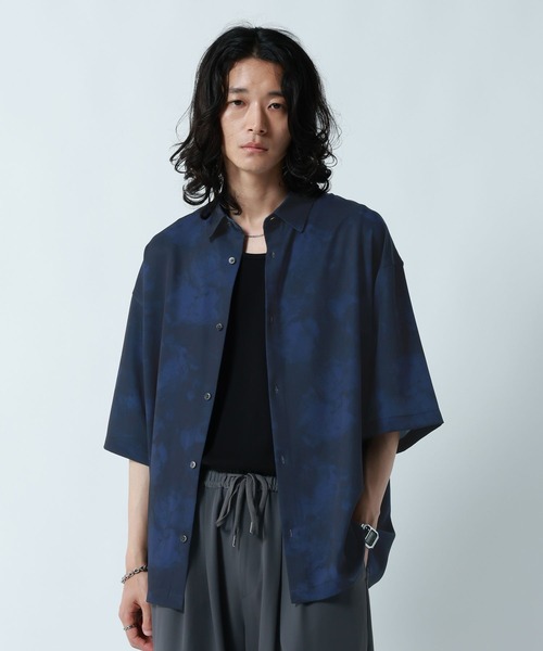 RAGEBLUE(レイジブルー)の「<接触冷感>COOL FEELING LOOSE SILHOUETTE/ラグイージルーズシルエット総柄シャツ(シャツ/ブラウス・メンズ・ライトグレー/ブラック/ネイビー・MEDIUM/LARGE)」の2枚目の写真