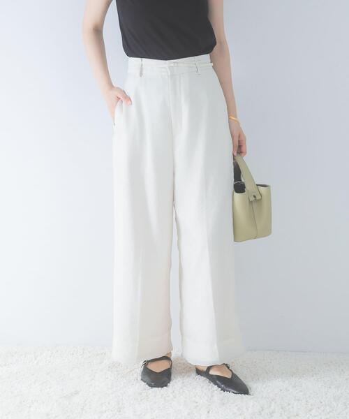 URBAN RESEARCH ROSSO WOMEN(アーバンリサーチ ロッソ)の「ベルテッドシアーパンツ(その他パンツ・レディース・オフホワイト/ブラック・36/38)」の2枚目の写真