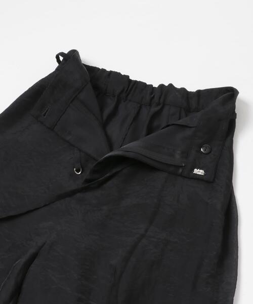 URBAN RESEARCH ROSSO WOMEN(アーバンリサーチ ロッソ)の「ベルテッドシアーパンツ(その他パンツ・レディース・オフホワイト/ブラック・36/38)」の9枚目の写真