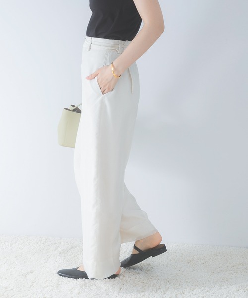 URBAN RESEARCH ROSSO WOMEN(アーバンリサーチ ロッソ)の「ベルテッドシアーパンツ(その他パンツ・レディース・オフホワイト/ブラック・36/38)」の19枚目の写真