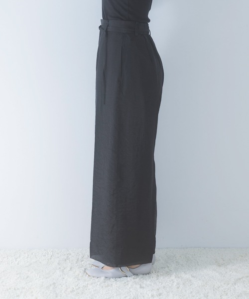 URBAN RESEARCH ROSSO WOMEN(アーバンリサーチ ロッソ)の「ベルテッドシアーパンツ(その他パンツ・レディース・オフホワイト/ブラック・36/38)」の15枚目の写真
