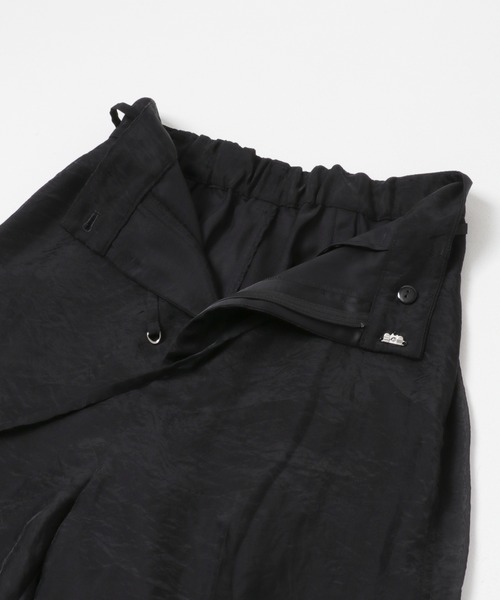 URBAN RESEARCH ROSSO WOMEN(アーバンリサーチ ロッソ)の「ベルテッドシアーパンツ(その他パンツ・レディース・オフホワイト/ブラック・36/38)」の9枚目の写真