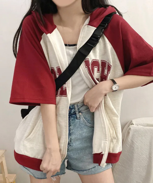 VIVID LADY(ビビッドレディー)の「ラグラン配色 カレッジロゴ 半袖ジップアップパーカー(パーカー・レディース・ネイビー/ワイン/グリーン・FREE)」の11枚目の写真