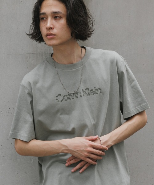 Calvin Klein（カルバン・クライン）の「Calvin Klein/カルバンクライン SS 20S EU SPW HD SHIN STNDRD GRAPHIC TEE フロント ブランドロゴ 半袖 クルーネック Tシャツ メンズ レディース ユニセックス 2026年 夏 夏服（Tシャツ/カットソー・メンズ・ホワイト/ブラック/オリーブ・S/M/L/XL）」の3枚目の写真