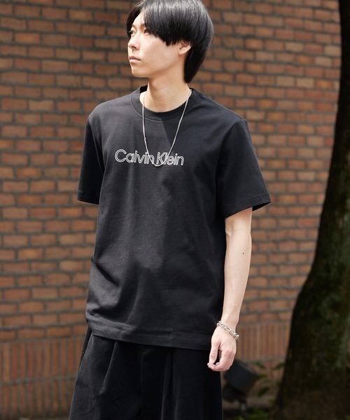 Calvin Klein（カルバン・クライン）の「Calvin Klein/カルバンクライン SS 20S EU SPW HD SHIN STNDRD GRAPHIC TEE フロント ブランドロゴ 半袖 クルーネック Tシャツ メンズ レディース ユニセックス 2026年 夏 夏服（Tシャツ/カットソー・メンズ・ホワイト/ブラック/オリーブ・S/M/L/XL）」の2枚目の写真