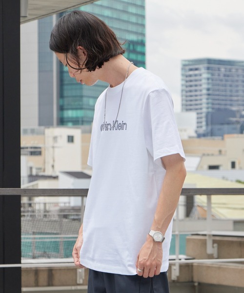 Calvin Klein（カルバン・クライン）の「Calvin Klein/カルバンクライン SS 20S EU SPW HD SHIN STNDRD GRAPHIC TEE フロント ブランドロゴ 半袖 クルーネック Tシャツ メンズ レディース ユニセックス 2026年 夏 夏服（Tシャツ/カットソー・メンズ・ホワイト/ブラック/オリーブ・S/M/L/XL）」の8枚目の写真